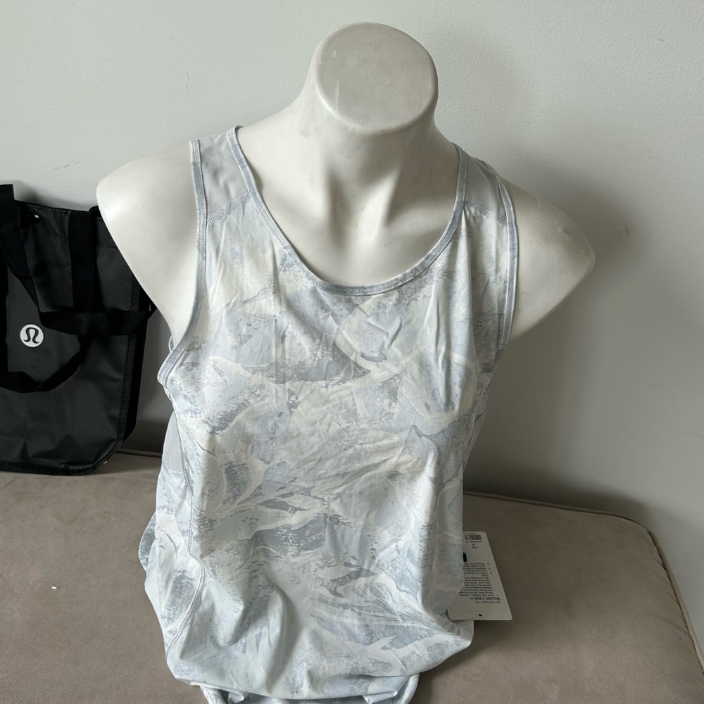 Lululemon sculpt tank ll light eight , relaxed including Lululemon bag